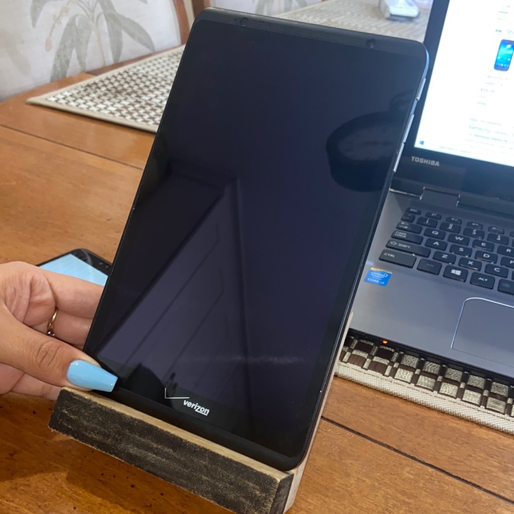 Verizon Ellipsis tablet